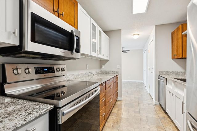 130 Demont Avenue E 142, Little Canada, MN 55117