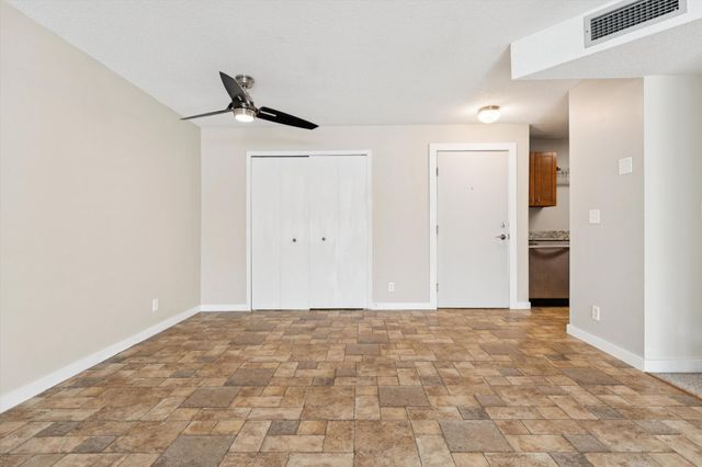 130 Demont Avenue E 142, Little Canada, MN 55117