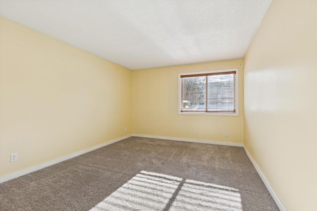 130 Demont Avenue E 142, Little Canada, MN 55117