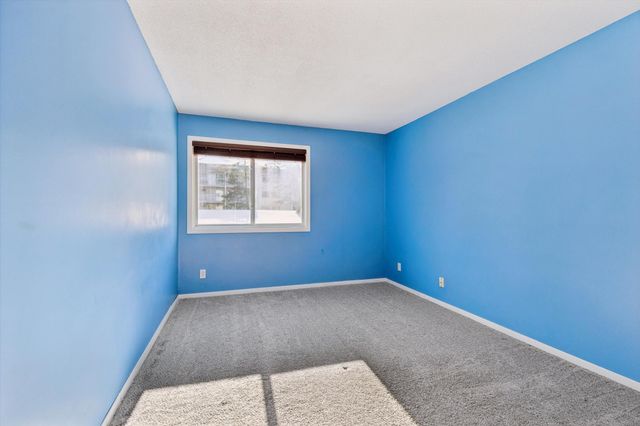 130 Demont Avenue E 142, Little Canada, MN 55117