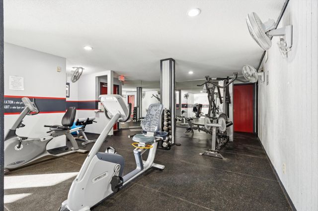 130 Demont Avenue E 142, Little Canada, MN 55117