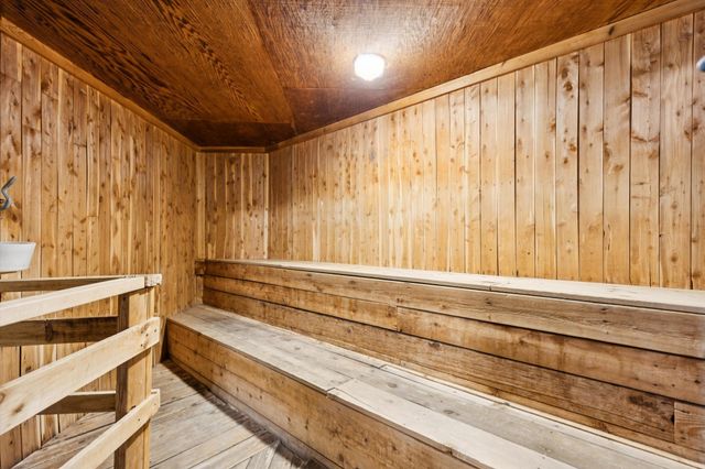 130 Demont Avenue E 142, Little Canada, MN 55117