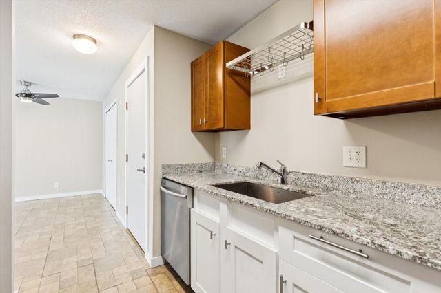 130 Demont Avenue E 142, Little Canada, MN 55117