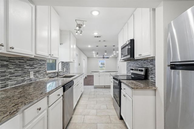 2618 Brandon Street, Dallas, TX 75211