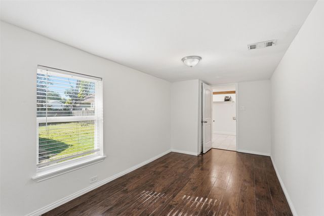 2618 Brandon Street, Dallas, TX 75211