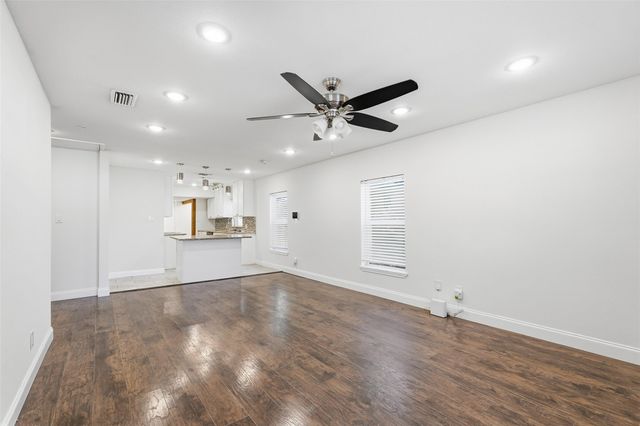 2618 Brandon Street, Dallas, TX 75211