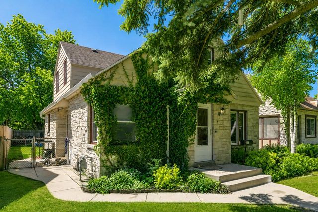 1931 W Kendall AVENUE, Glendale, WI 53209