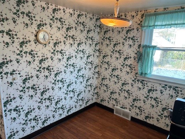 6 Aberystwyth Pl, Binghamton, NY 13905