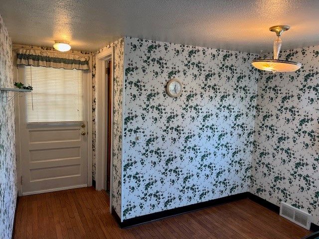 6 Aberystwyth Pl, Binghamton, NY 13905