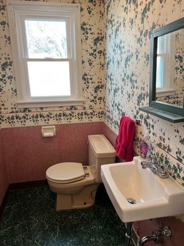 6 Aberystwyth Pl, Binghamton, NY 13905