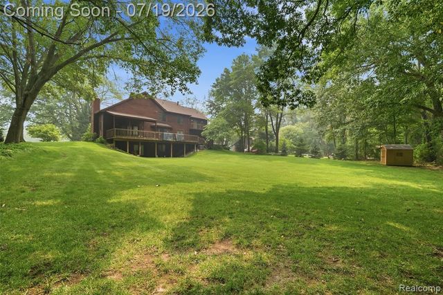 4422 Argenta Drive, Brighton, MI 48116