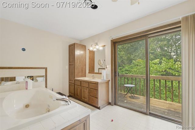 4422 Argenta Drive, Brighton, MI 48116
