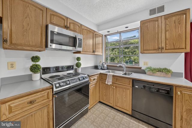 461 SAYRE DR, Princeton, NJ 08540