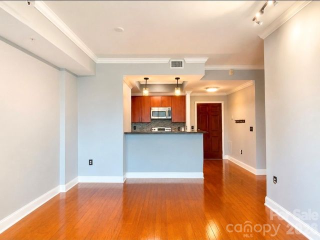 300 W 5th Street 546, Charlotte, NC 28202