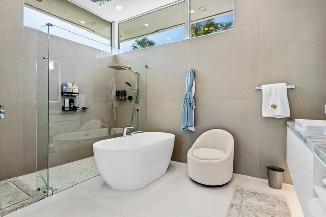 823 W Oyster Lane, Lantana, FL 33462