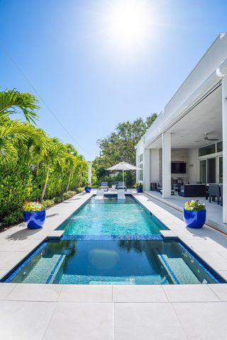 823 W Oyster Lane, Lantana, FL 33462