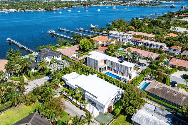823 W Oyster Lane, Lantana, FL 33462