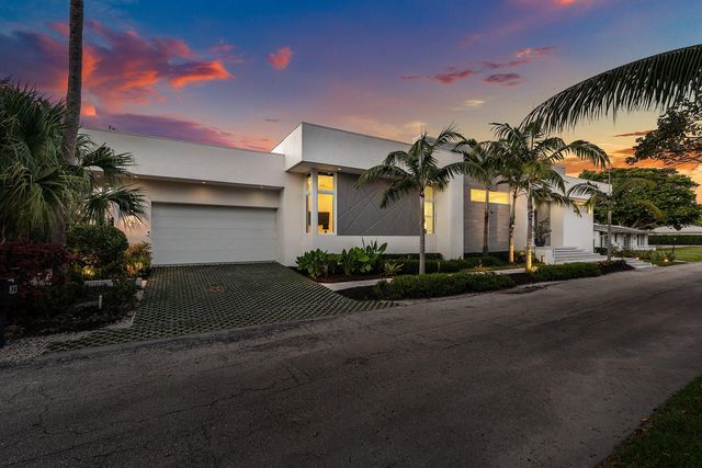 823 W Oyster Lane, Lantana, FL 33462