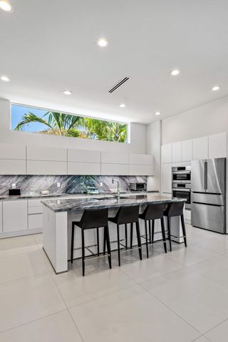 823 W Oyster Lane, Lantana, FL 33462