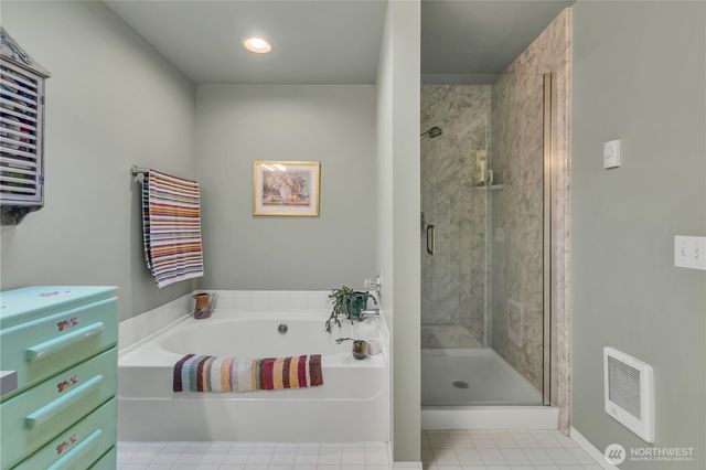 10531 SE 250th Place #H101, Kent, WA 98030