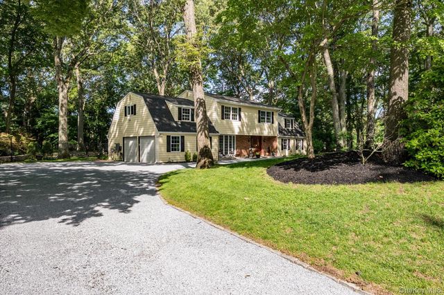 33 Bob O Link Lane, Northport, NY 11768