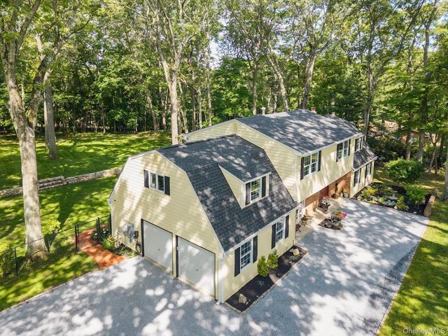 33 Bob O Link Lane, Northport, NY 11768