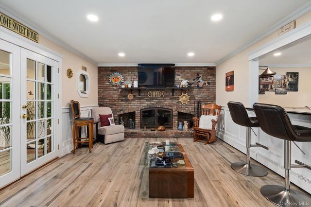 33 Bob O Link Lane, Northport, NY 11768