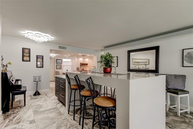 5200 BRITTANY DRIVE S 204, St Petersburg, FL 33715