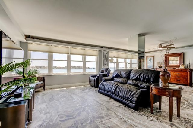 5200 BRITTANY DRIVE S 204, St Petersburg, FL 33715