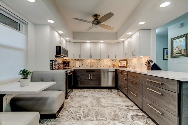 5200 BRITTANY DRIVE S 204, St Petersburg, FL 33715