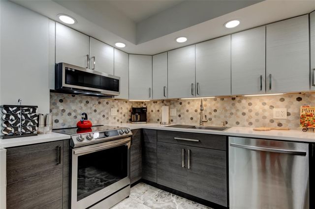 5200 BRITTANY DRIVE S 204, St Petersburg, FL 33715