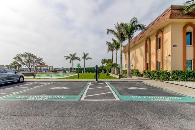 5200 BRITTANY DRIVE S 204, St Petersburg, FL 33715
