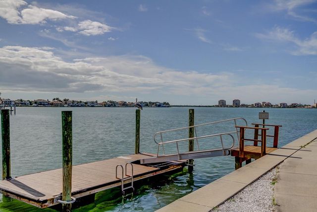 5200 BRITTANY DRIVE S 204, St Petersburg, FL 33715