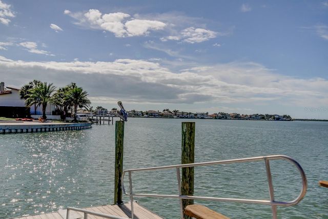 5200 BRITTANY DRIVE S 204, St Petersburg, FL 33715