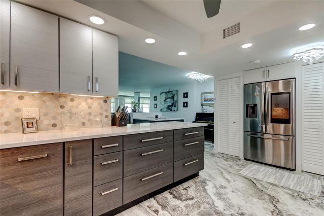 5200 BRITTANY DRIVE S 204, St Petersburg, FL 33715