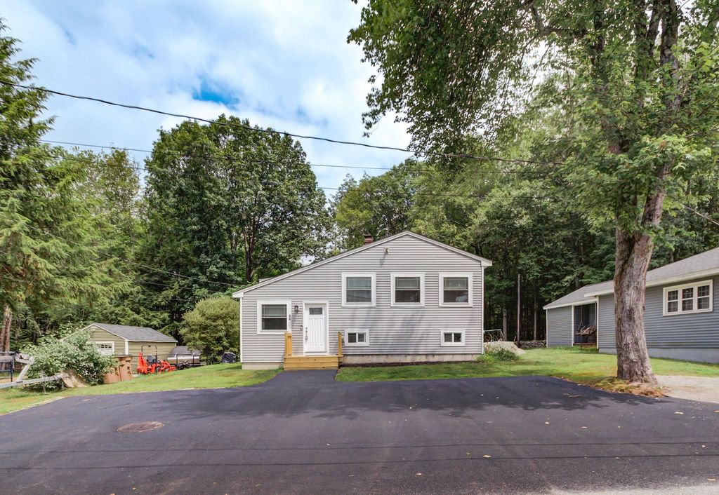 44 Boulder Cove Road, Atkinson, NH 03811
