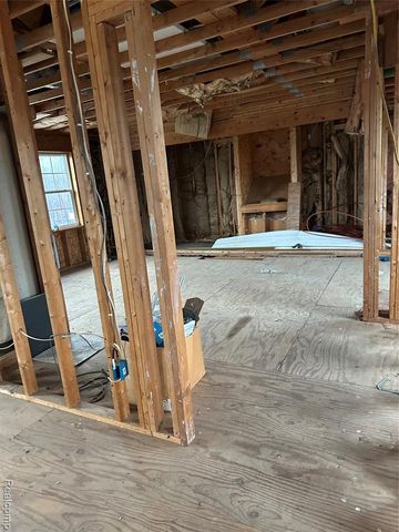 1920 Lakeside, Erie, MI 48133