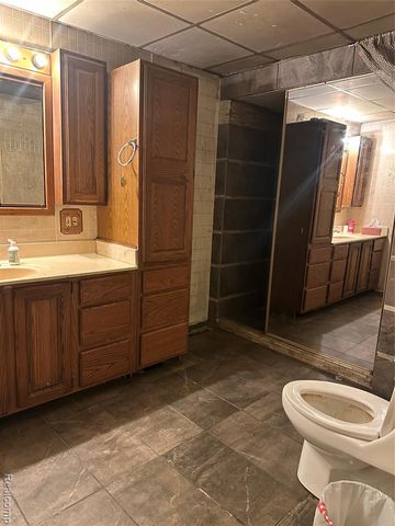 1920 Lakeside, Erie, MI 48133