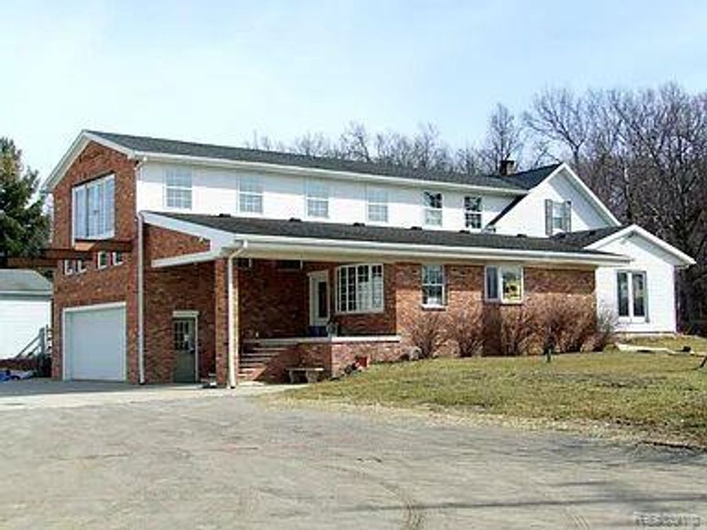 1920 Lakeside, Erie, MI 48133