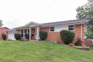 124 Williamsburg Drive, Belleville, IL 62221