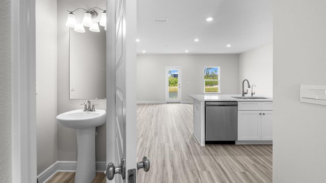 31 Hatten Court, Mary Esther, FL 32569