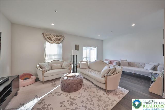 2364 Raya Way, Bethlehem Twp, PA 18045