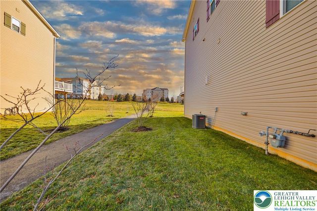 2364 Raya Way, Bethlehem Twp, PA 18045