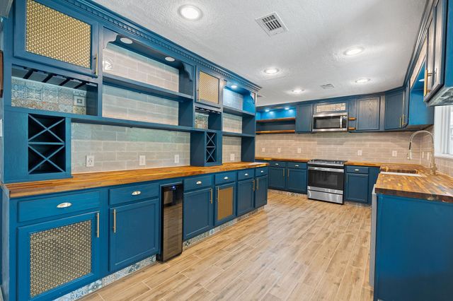 1515 Mearns Meadow BLVD, Austin, TX 78758