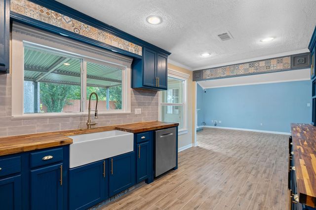 1515 Mearns Meadow BLVD, Austin, TX 78758