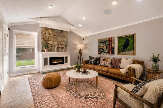 1515 Mearns Meadow BLVD, Austin, TX 78758