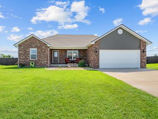 4716 South 125th Road, Bolivar, MO 65613