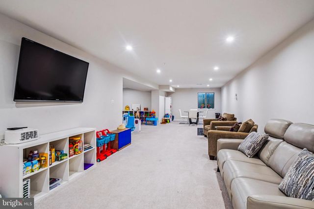 6126 DOCK ST, Frederick, MD 21703