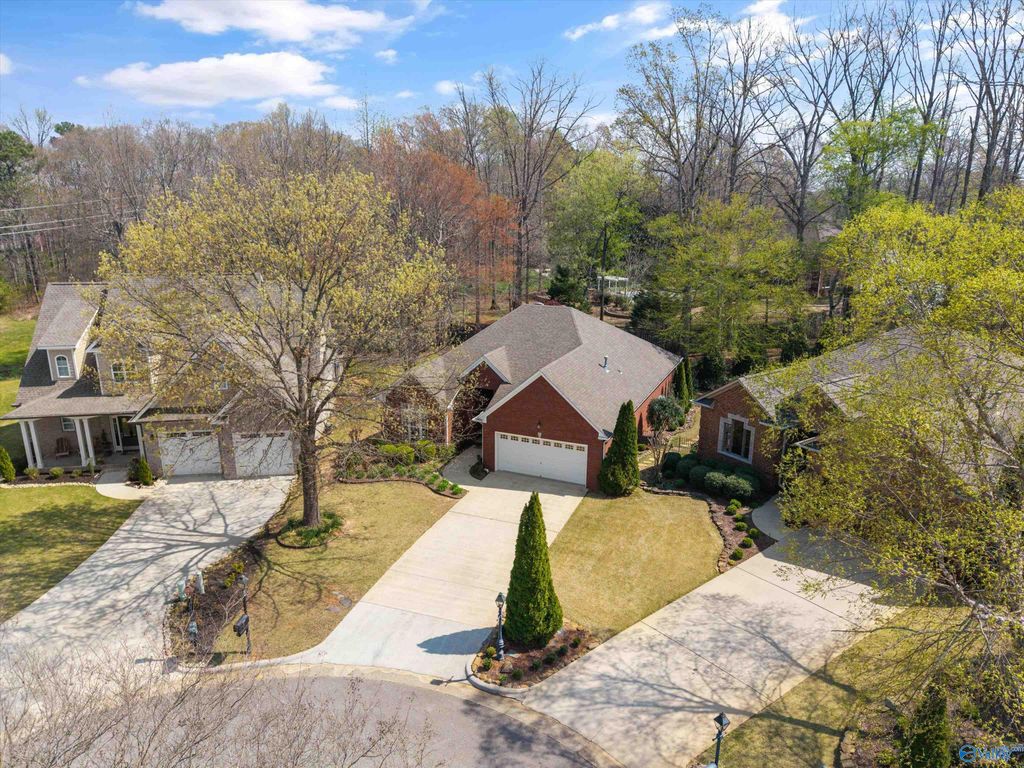 22268 Merlot Drive, Athens, AL 35613