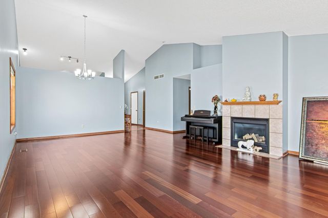 3166 129th Avenue NW, Coon Rapids, MN 55448